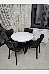 Papatya Masa Sandalye Takımı, Mdf Masa, Siyah Deri Sandalye, Metal Ayak, Temizliği kolay