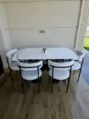 X Ayaklı Gloss Masa & Elisa Sandalye - Beyaz Kumaş | 80x130-190 cm | Çift Kanat Açılır | Mutfak Salon